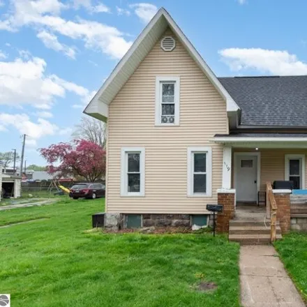 Buy this 3 bed house on 175 South Mill Street in Saint Louis, MI 48880