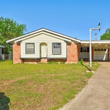 Buy this 4 bed house on 4833 Michael Place in Del City, OK 73115