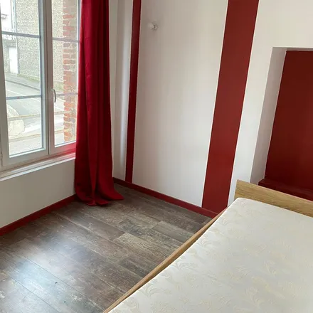 Rent this 3 bed apartment on Saint-Valery-en-Caux in Place de l'Hôtel de Ville, 76460 Saint-Valery-en-Caux
