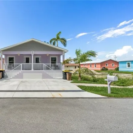 Image 1 - 650 Fitzhugh Avenue, Punta Gorda, FL 33950, USA - House for sale