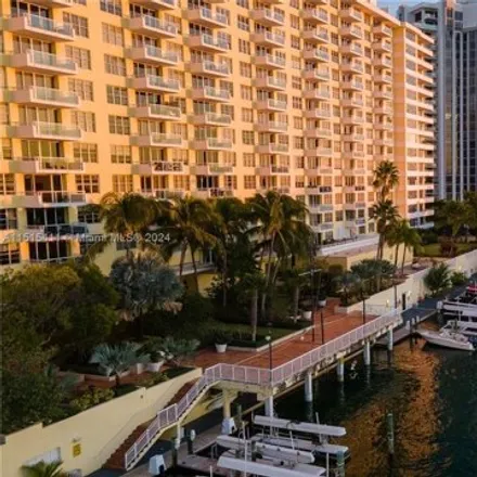Image 3 - 5500 Block, Miami Beach, FL 33140, USA - Condo for rent