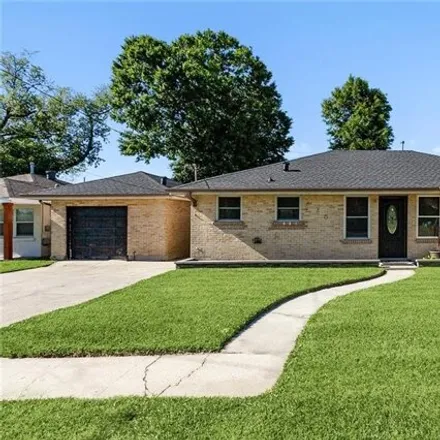 Buy this 3 bed house on 4207 Center Street in Metairie, LA 70001