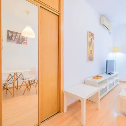 Image 5 - Madrid, Calle del Arándano, 28029 Madrid - Apartment for rent