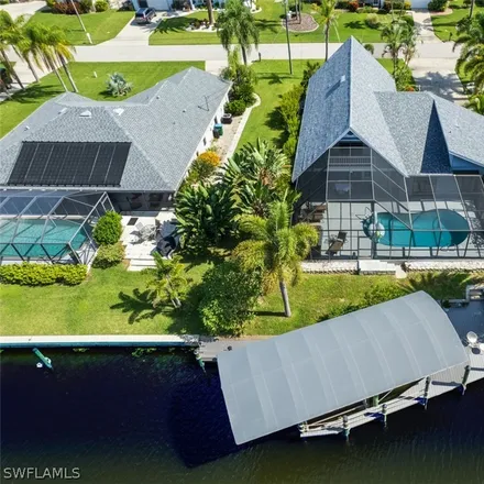 Image 1 - 2126 Southeast 10th Terrace, Cape Coral, FL 33990, USA - House for sale
