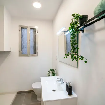 Rent this 1 bed apartment on Carrer de Guillem de Castro in 46002 Valencia, Spain