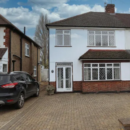 Buy this 3 bed duplex on Beauly Way in London, RM1 4XH