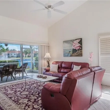 Image 5 - 582 Windsor Square, Collier County, FL 34104, USA - Condo for rent