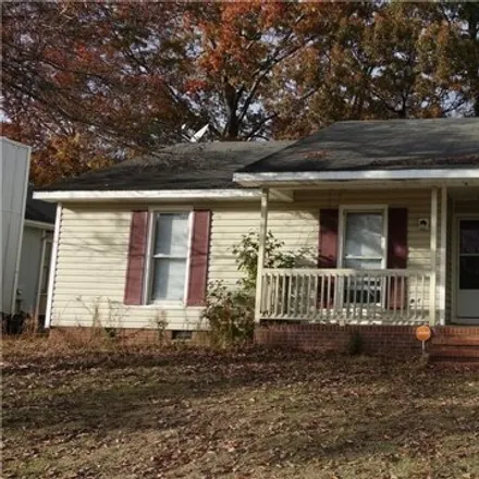 Rent this 3 bed house on 903 Glen Reilly Road in Loch Lommond, Fayetteville