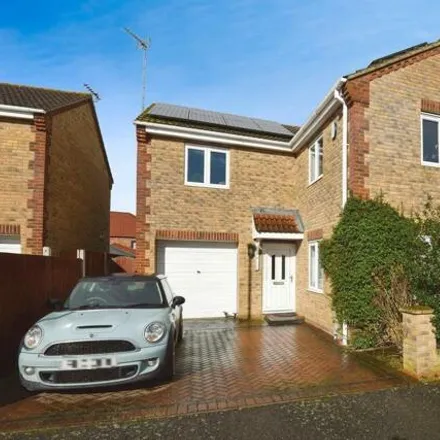 Buy this 3 bed house on Beechings Close in Wisbech St Mary, PE13 4SS