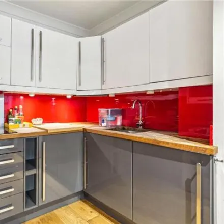 Image 2 - 48 St Luke's Road, London, W11 1AX, United Kingdom - Townhouse for rent