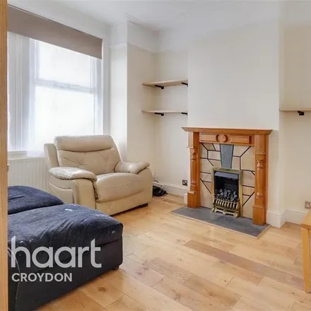 Image 3 - Addiscombe Court Road, London, CR0 6TS, United Kingdom - Townhouse for rent