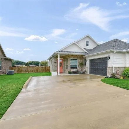 Buy this 3 bed house on Tallgrass Street in Calera, Bryan County