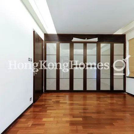 Image 5 - China, Hong Kong, Hong Kong Island, The Peak, Mount Austin Road - Apartment for rent