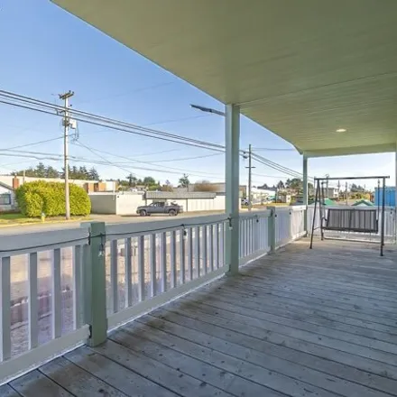 Image 7 - 126 North Wall Street, Coos Bay, OR 97420, USA - Apartment for sale
