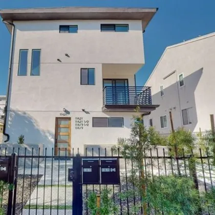 Rent this 4 bed house on L'Ovest in Ayres Avenue, Los Angeles