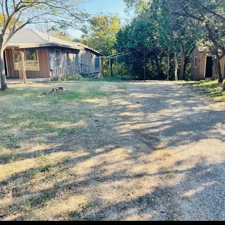 Image 2 - 205 Lakeway Drive, Benbrook, TX 76126, USA - House for sale