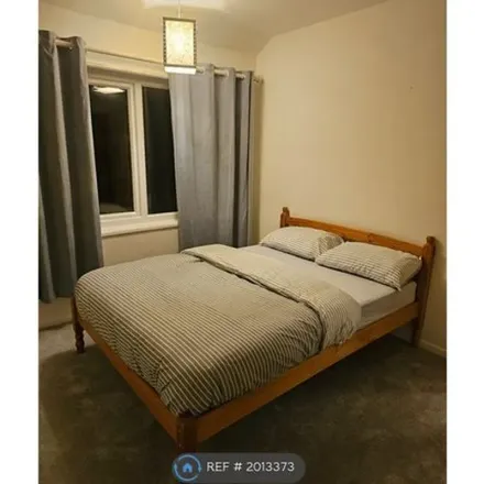 Rent this 3 bed duplex on Birdwood Road in Cambridge, CB1 3YH