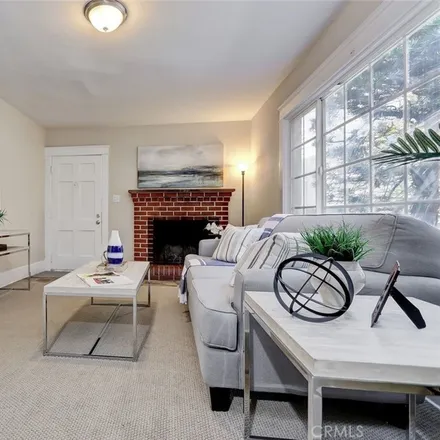 Image 2 - 4216 Sawtelle Boulevard, Culver City, CA 90066, USA - Duplex for sale