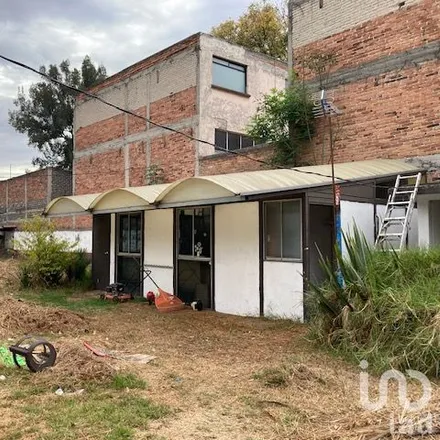 Buy this studio house on Colegio de educación y desarrollo integral in Calle Londres, Coyoacán