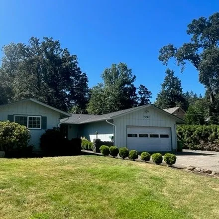 Buy this 3 bed house on 7027 South E Street in Springfield, OR 97478