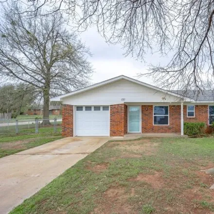 Buy this 3 bed house on 977 East Jefferson Street in Tecumseh, OK 74873
