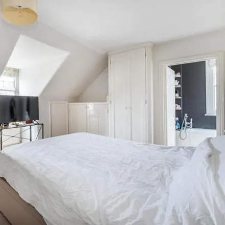 Image 5 - 27 Avonmore Road, London, W14 8RP, United Kingdom - Apartment for sale
