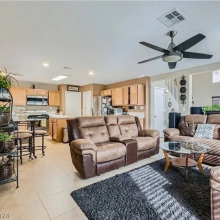 Image 6 - 5858 Red Dawn Street, North Las Vegas, NV 89031, USA - House for sale