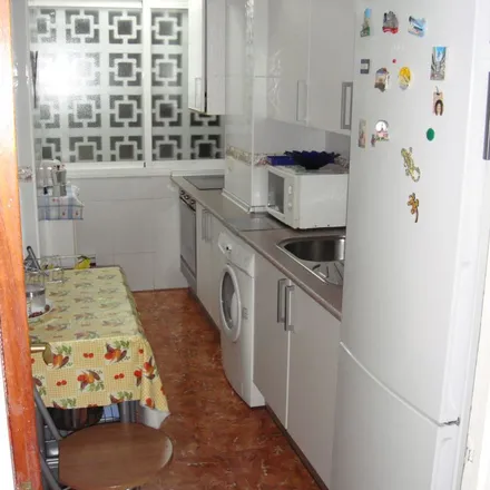 Image 6 - Avenida del Padre Piquer, 43, 28024 Madrid, Spain - Apartment for rent