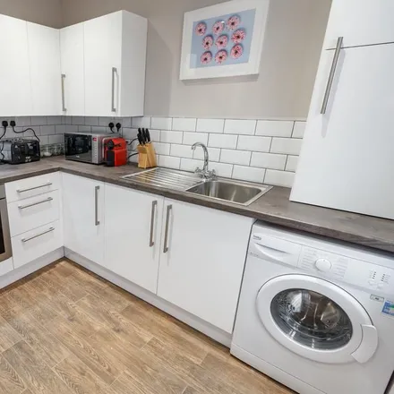 Rent this 4 bed house on Molyneux Road in Liverpool, L6 6AJ