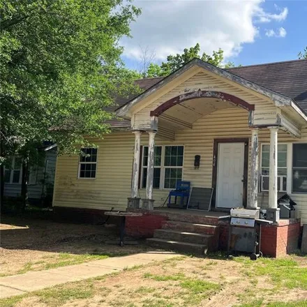 Buy this 2 bed house on 416 East Creek Avenue in McAlester, OK 74501