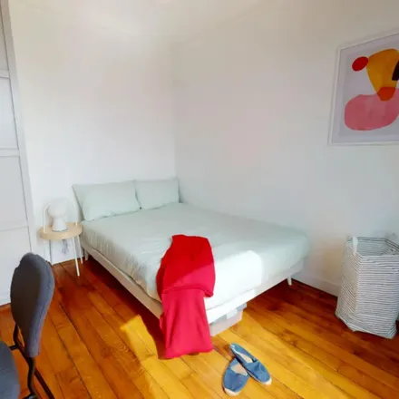 Rent this 3 bed room on 212 a Boulevard de la Villette in 75019 Paris, France