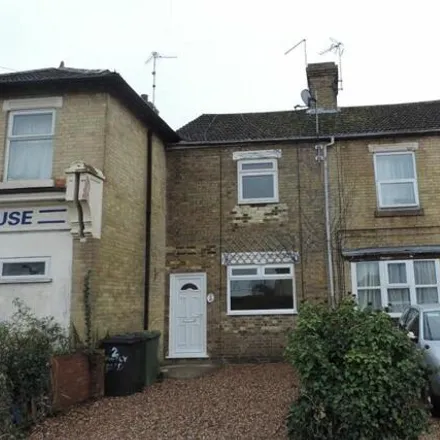 Rent this 3 bed townhouse on Orton Avenue in Peterborough, PE2 9HP