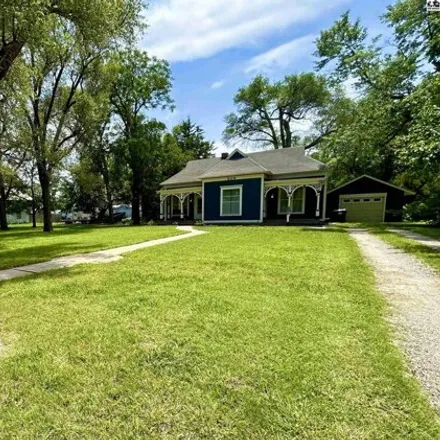 Image 2 - 633 East Main Street, Sterling, Rice County, KS 67579, USA - House for sale