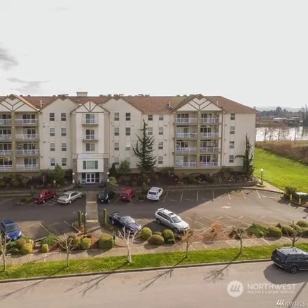 Buy this 2 bed condo on 1598 River Road in Longview, WA 98632