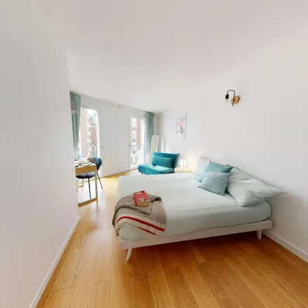 Rent this 5 bed room on 333 Rue de Belleville in 75019 Paris, France