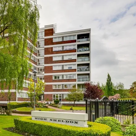 Rent this 2 bed apartment on Highgate Golf Club in Denewood Road, London