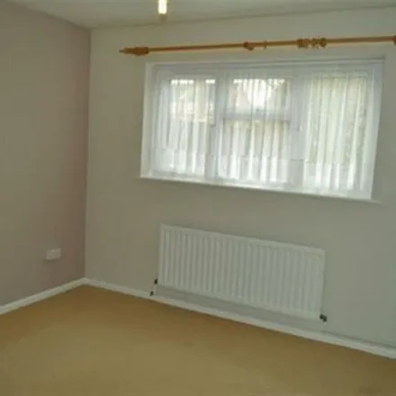 Image 1 - Moat Drive, Halesowen, B62 9PZ, United Kingdom - Apartment for rent