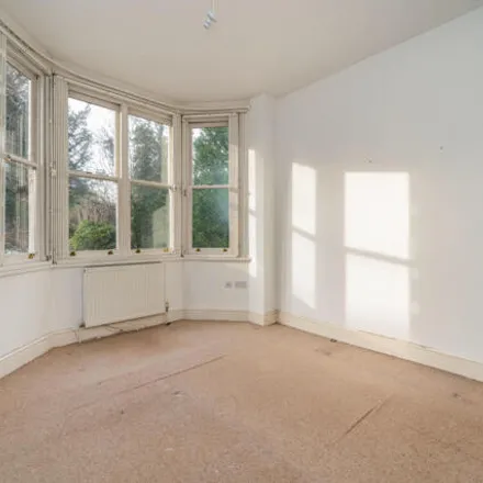 Image 6 - 36 Epsom Road, Guildford, GU1 3JT, United Kingdom - Apartment for sale