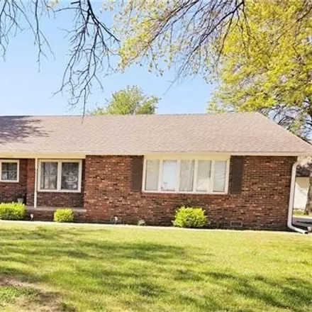 Buy this 3 bed house on 1085 Ohio Street in Pittsburg, KS 66762