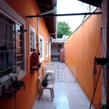 Buy this 3 bed house on Rua Luiz Gustavo de Vasconcelos in Bosque dos Ipês, São José dos Campos - SP