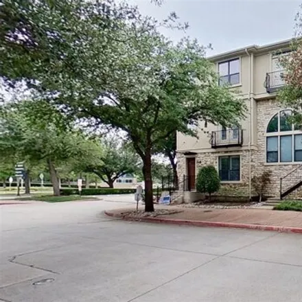 Image 2 - 5712 Robbie Road, Plano, TX 75024, USA - House for sale