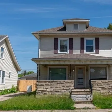 Buy this 3 bed house on 900 West 6th Street in Mishawaka, IN 46544