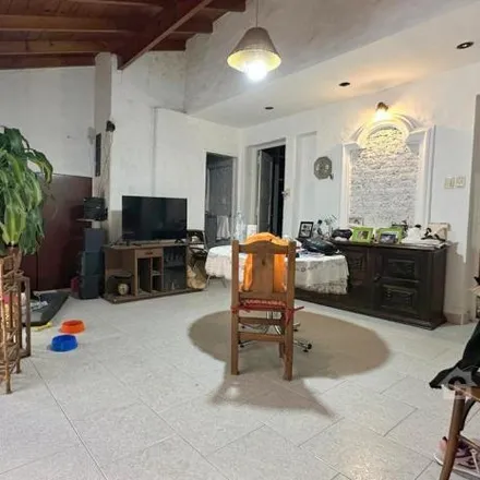 Image 2 - Besares 3361, Saavedra, C1430 CEE Buenos Aires, Argentina - House for sale