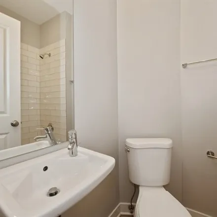 Image 5 - 751-753 West Buckingham Place, Chicago, IL 60657, USA - Apartment for rent