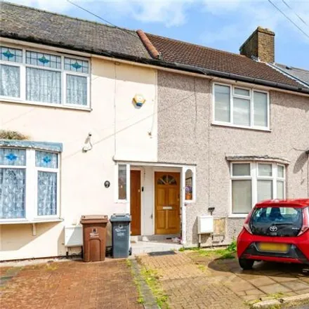 Buy this 2 bed townhouse on Fitzstephen Road in London, RM8 2HJ