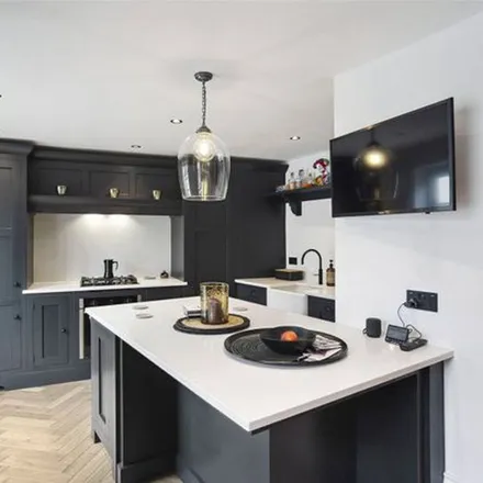 Image 7 - Villars, Sunset Lane, Southam, GL52 3NN, United Kingdom - Apartment for rent