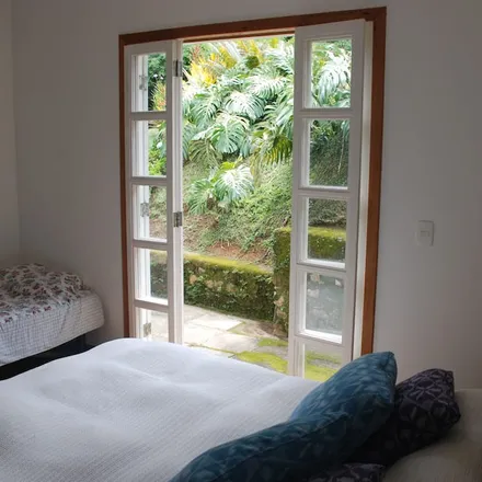 Rent this 4 bed townhouse on Petrópolis