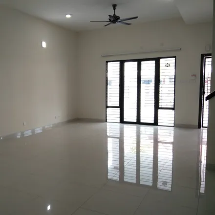 Rent this 5 bed apartment on unnamed road in Alam Impian, 40470 Shah Alam