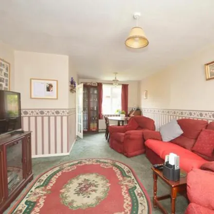 Image 3 - 6 Leicester Close, Kettering, NN16 8EZ, United Kingdom - Townhouse for sale