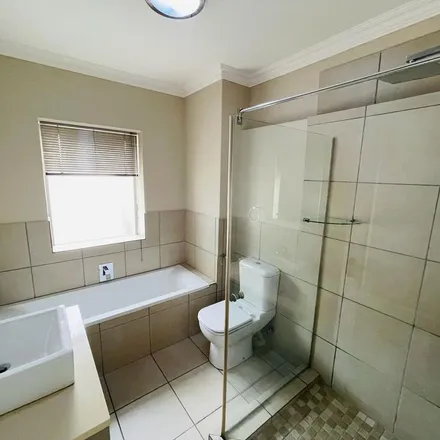 Image 4 - Primula Road, Wendywood, Sandton, 2054, South Africa - Apartment for rent